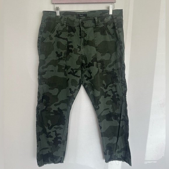 Supplies Women’s Size 14 Camo‎ Cargo Pants Raw Hem - Picture 2 of 8